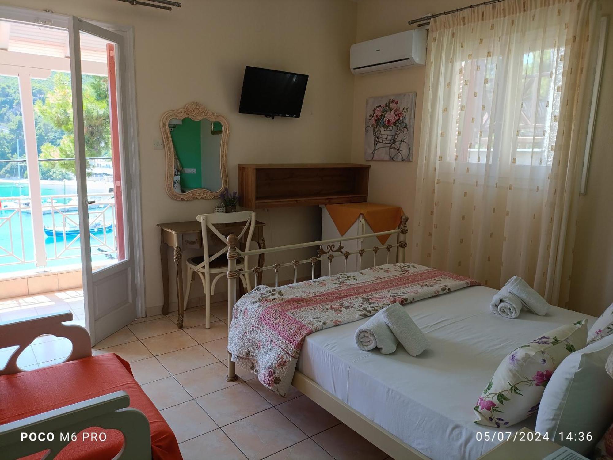 Pension Galazios Kolpos Патитири Экстерьер фото